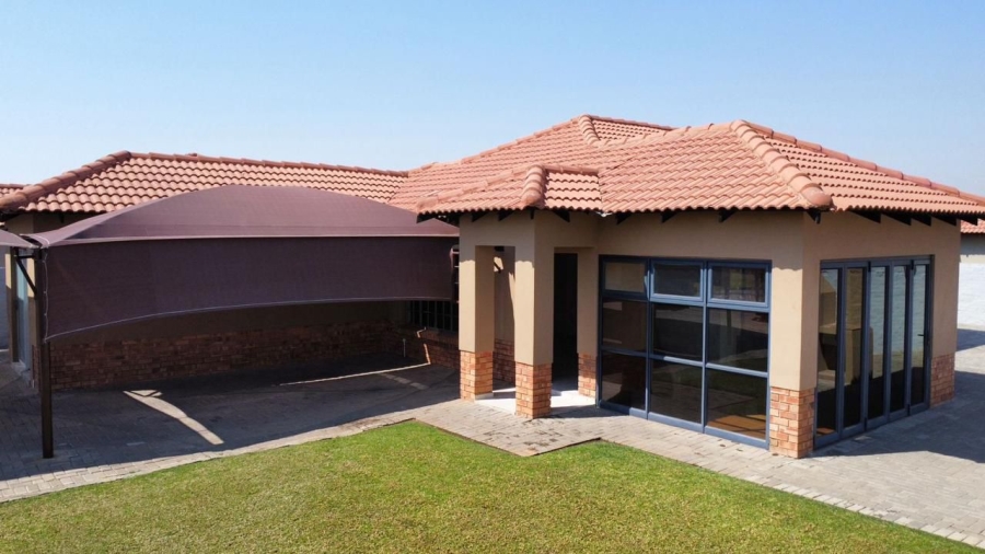4 Bedroom Property for Sale in Hexrivier Lifestyle Estate North West